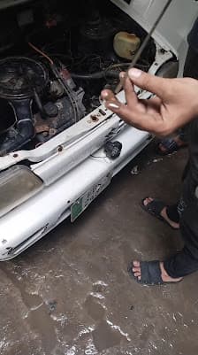 AL HARMAIN AUTO WORKSHOP AND FREE OIL CHANGE — workshop photo 3, Faisalabad, Faisalabad