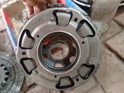 Auto gear repairing centre Honda vezel dual clutch repairing Faisalabad — verified car workshop in Faisalabad, Faisalabad, Pakistan