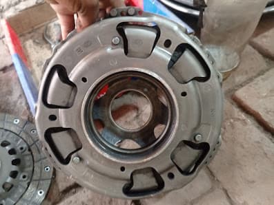 Auto gear repairing centre Honda vezel dual clutch repairing Faisalabad — workshop photo 2, Faisalabad, Faisalabad