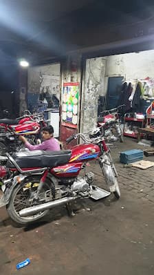Unique Autos — workshop photo 3, Faisalabad, Faisalabad