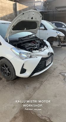 Kallu Mistri Motor Workshop. — workshop photo 3, Latifabad, Hyderabad