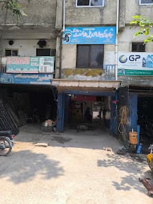 Javed Alignment Centre. — workshop photo 3, G 10, Islamabad