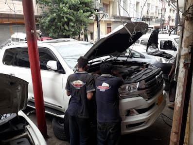 Auto Glass & Windscreen D.H.A — workshop photo 2, Karachi, Karachi