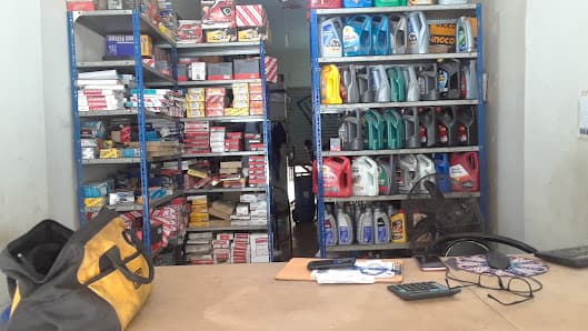 Auto Glass & Windscreen D.H.A — workshop photo 3, Karachi, Karachi