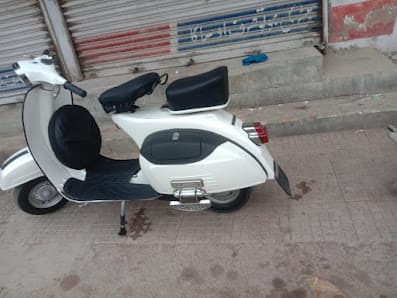 Babu Autos, Vespa Mechanic۔ بابو آٹوز ٫ ویسپا میکینک — workshop photo 2, Nazimabad, Karachi