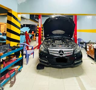 Lee Garage DHA — workshop photo 2, Karachi, Karachi