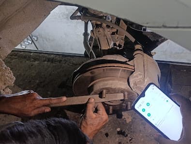 HM Wheel Alignment balancing center — workshop photo 3, Lahore, Lahore