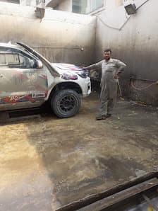 Universal service station and auto repair workshop — workshop photo 3, Gulberg, Lahore
