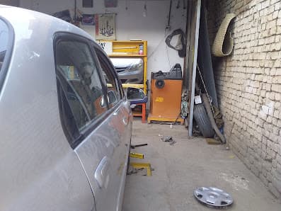 New Iqbal Laser Wheel Alignment and Balance Center — workshop photo 2, Peshawar, Peshawar