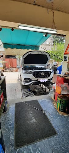 Mir LUBEAGE OIL CHANGE CENTRE — workshop photo 2, Model Town, Sialkot